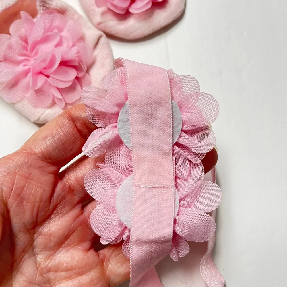 Baby Headband/socks, pink with flowers, headband stretchy, NIP, baby pictures